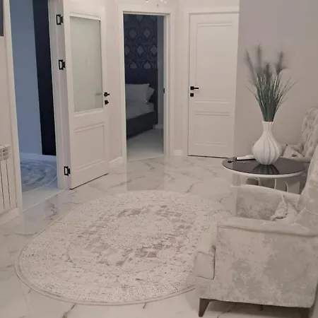 жуляны Apartment
