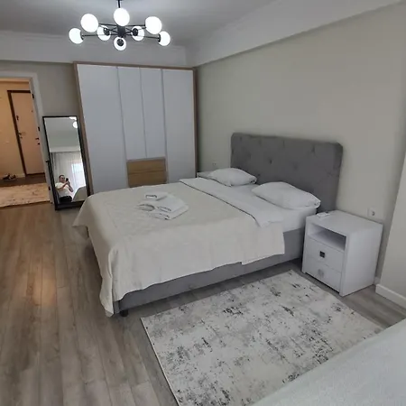 жуляны Apartment