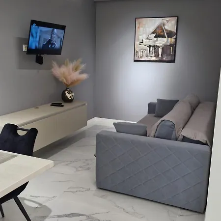 жуляны Apartment